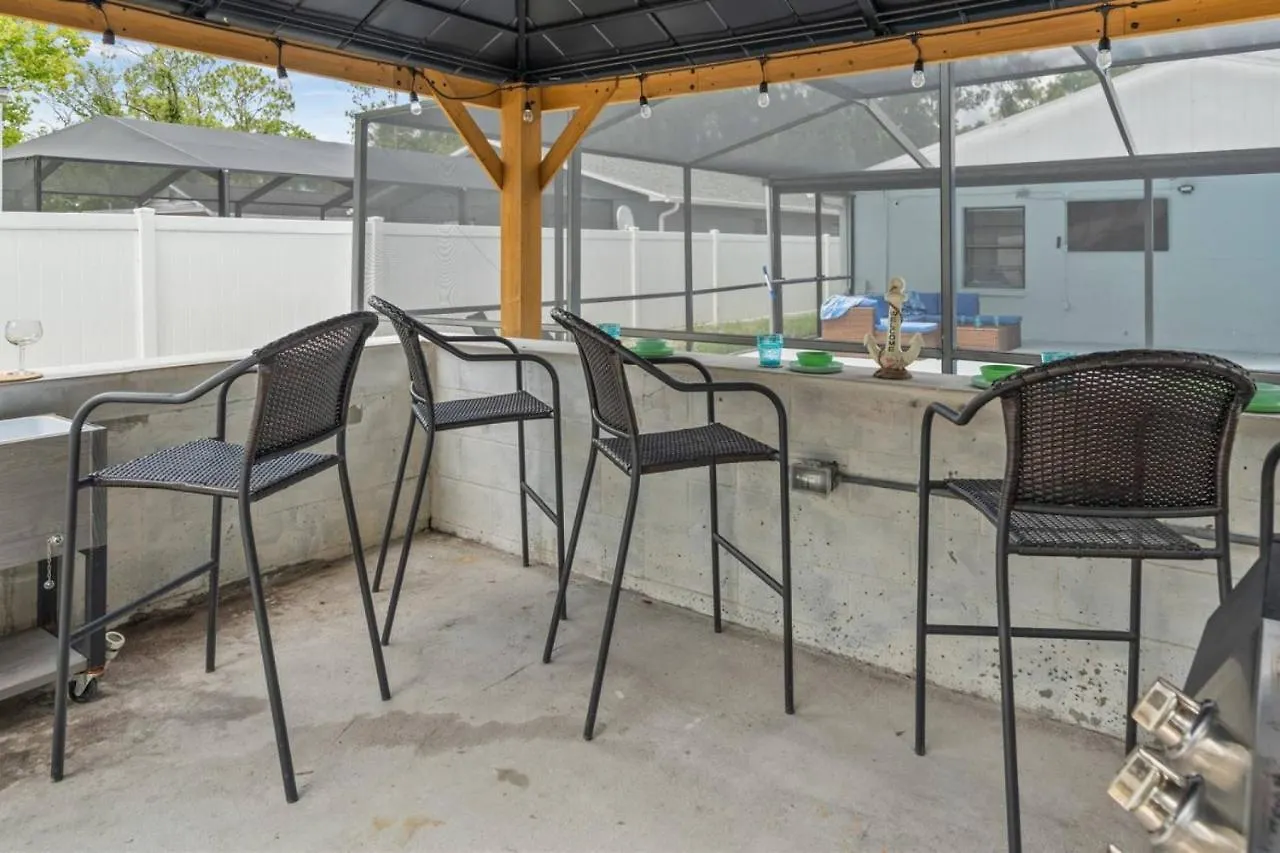 Shells Of Paradise A Cozy, Pet-Friendly Tampa Home With Heated & Screened Pool 4 Miles To Adventure Island And Busch Garden