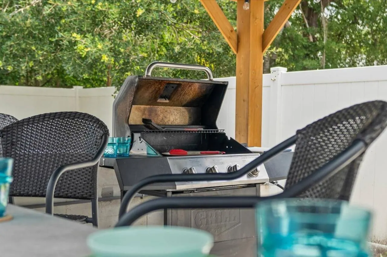 Shells Of Paradise A Cozy, Pet-Friendly Tampa Home With Heated & Screened Pool 4 Miles To Adventure Island And Busch Garden USA